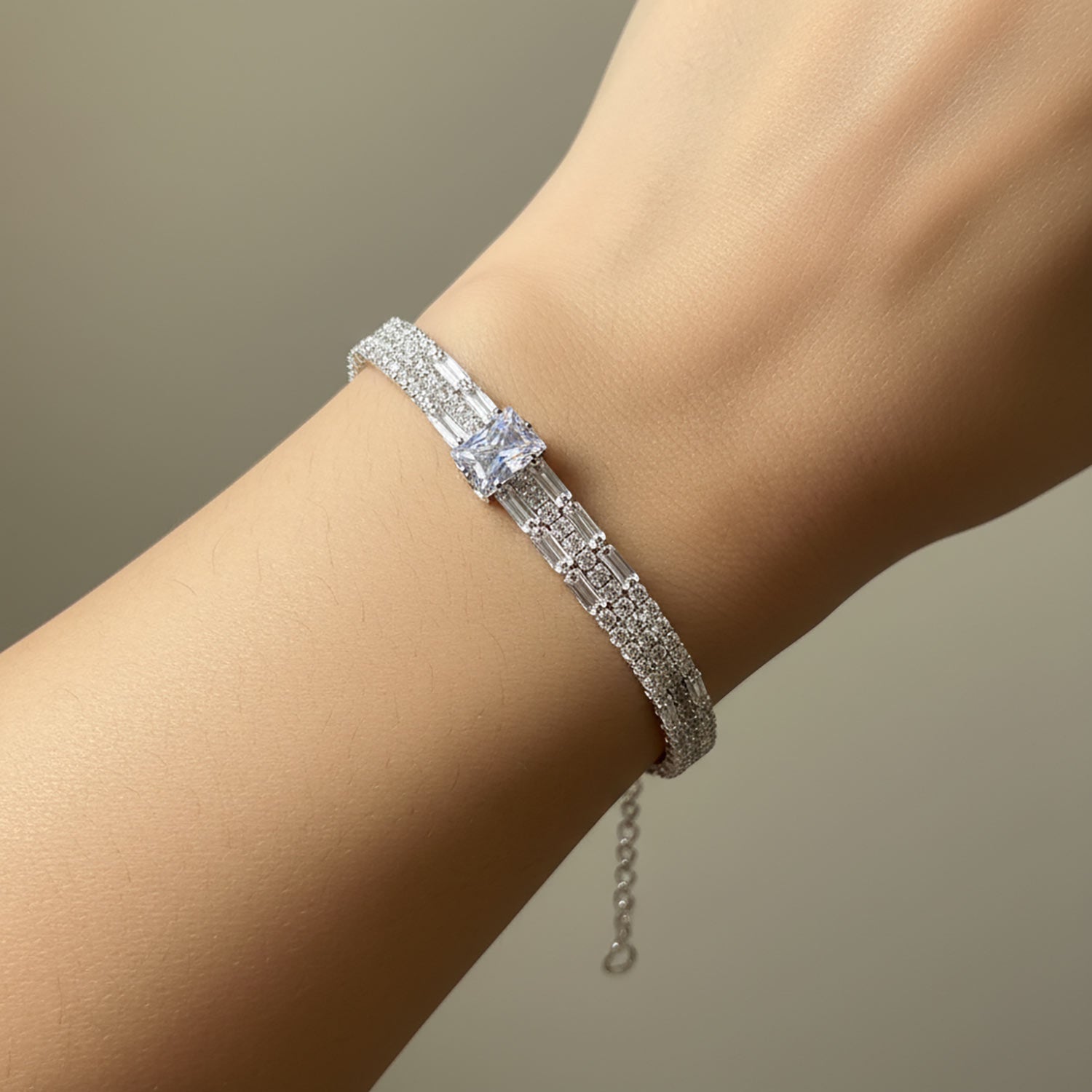 Luxury Radiant Crystal Tennis Bracelet for Women | Diamonxa