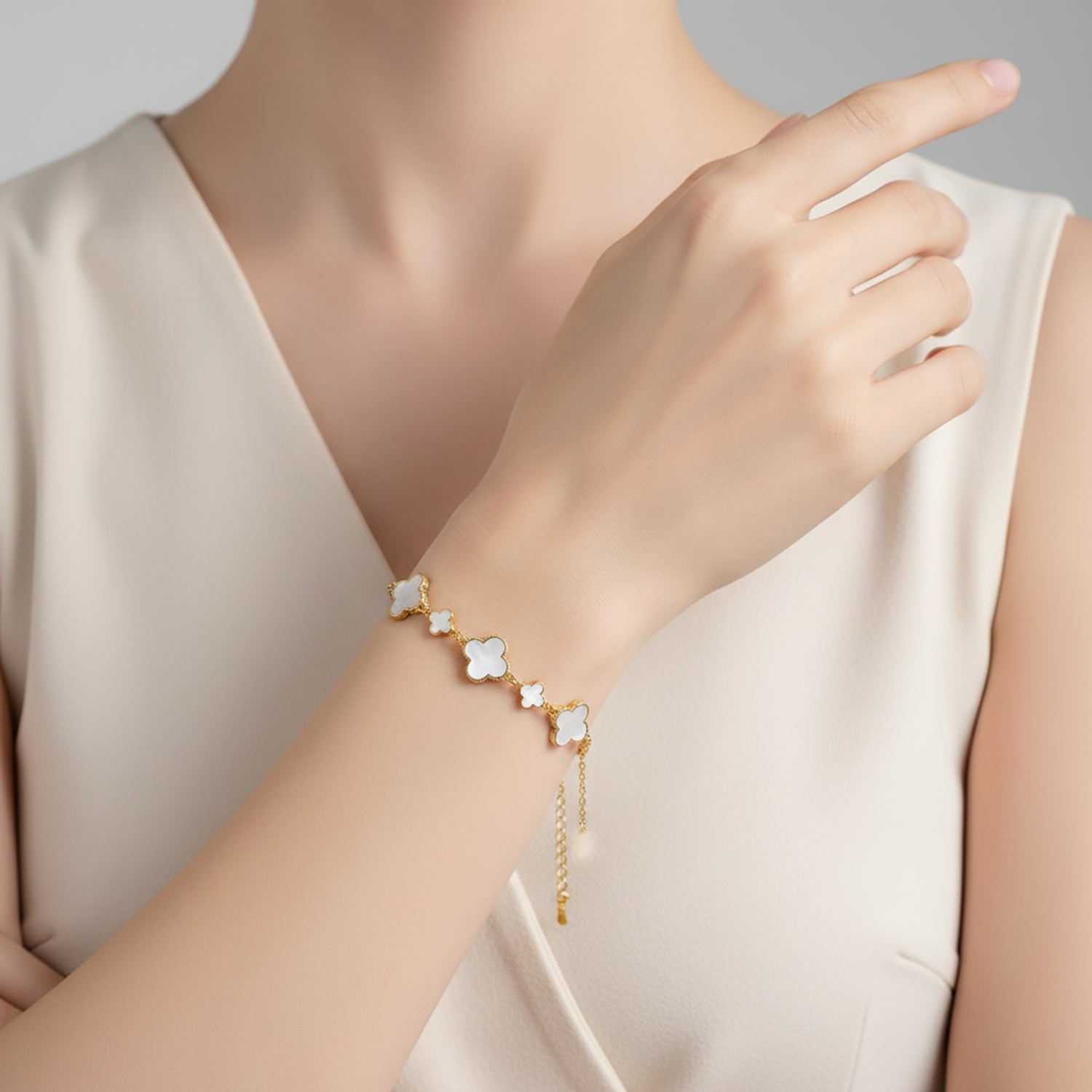 Elegant White Clover Gold Bracelet for Women | Diamonxa