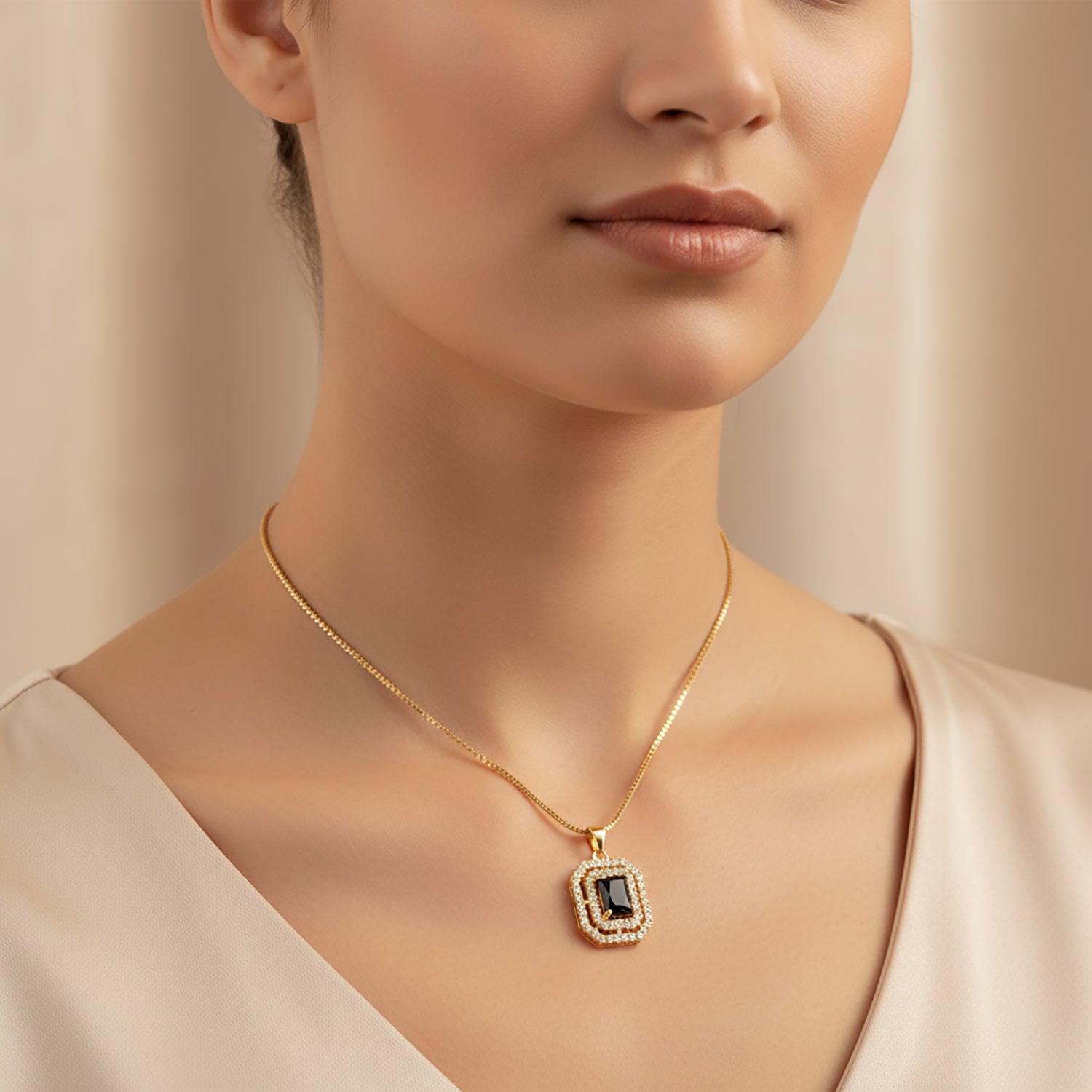 Luxury Gold Halo Onyx Necklace for Women | Diamonxa